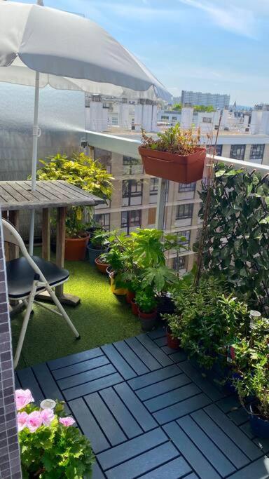 Nice Loft With Romantic View Over The Eiffel Tower Paris Eksteriør billede